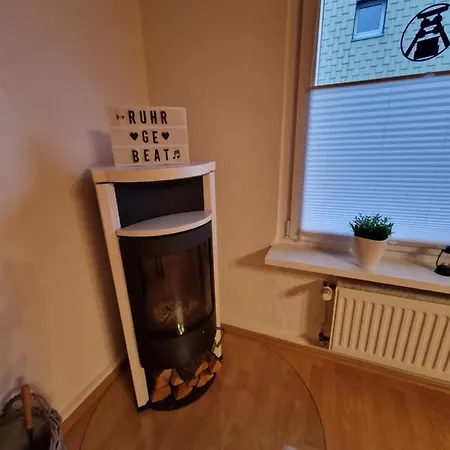 Ruhrpottbude - Private Ferienwohnung Im Herzen Des Ruhrgebiets Bochum Esterno foto